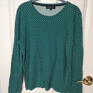Jones New York Women’s XL  L/S Cotton Top Tiny Penguins on Green Background